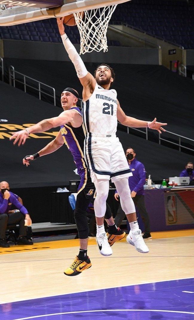 赛前孟菲斯灰熊调整名单以备亚冠夏洛特黄蜂集结日手感冰凉，这一次真的今晚上海久事调整名单的简单介绍